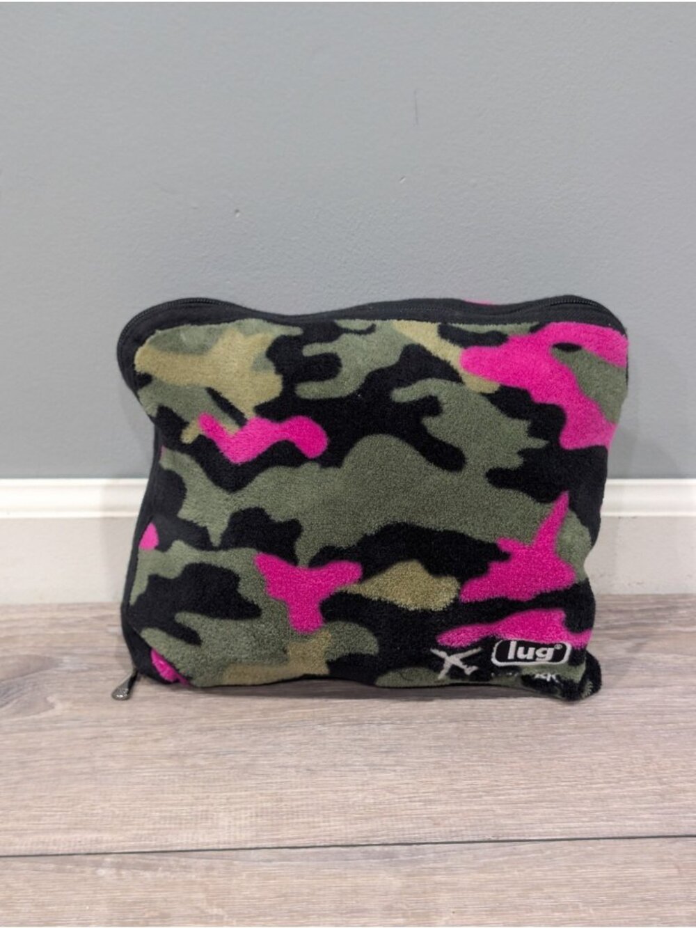 Lug Nap Sac Blanket + Pillow 2-in-1 Set Green Pink Camo Travel